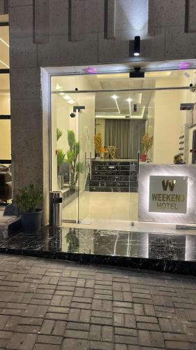 Weekend Hotel