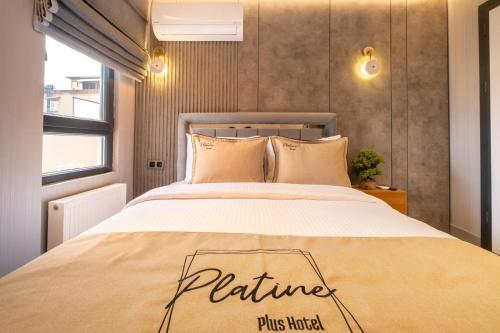 Taksim Square Platine