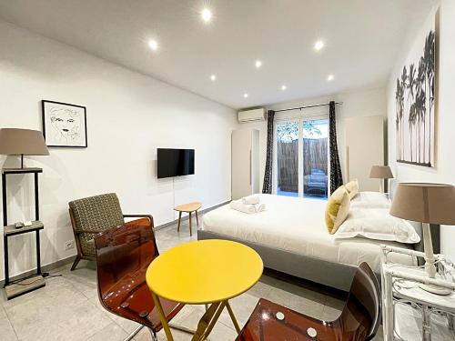 Viva Riviera - 19 rue des Frères Pradignac