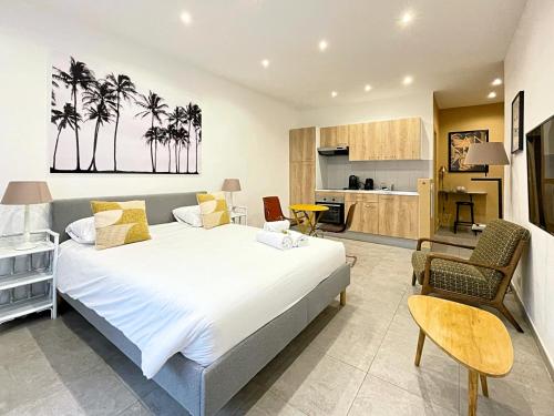 Viva Riviera - 19 rue des Frères Pradignac