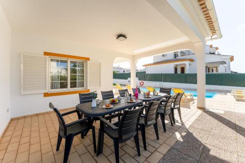 Villa Girassol by Algarve Holidays