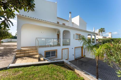 Villa Girassol by Algarve Holidays