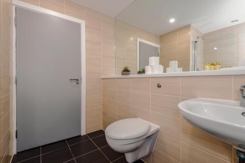 Luxury 2-Bed Apt by Royal Albert Dock & M&S Arena photo 29
