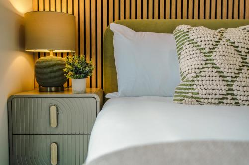 Luxury 2-Bed Apt by Royal Albert Dock & M&S Arena photo 27