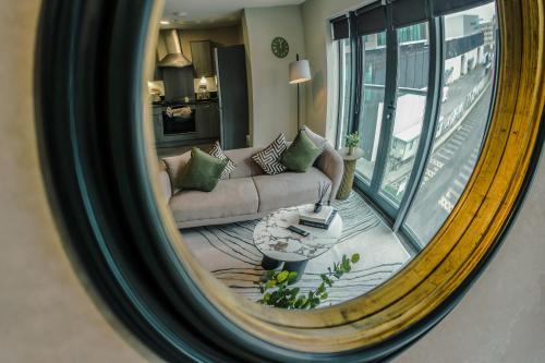 Luxury 2-Bed Apt by Royal Albert Dock & M&S Arena photo 16