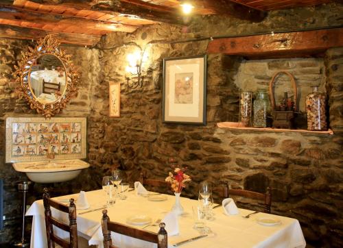 Restorāns vai citas vietas, kur ieturēt maltīti, naktsmītnē Hotel Can Borrell