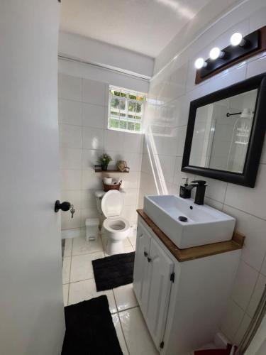 Bany a Isca Place- Spacious conveniently located