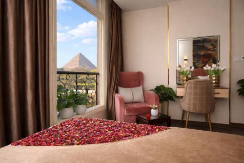 Royal Hammis pyramids view Inn