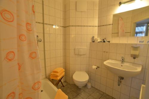 Phòng tắm tại Gästehaus Villa Seraphinum