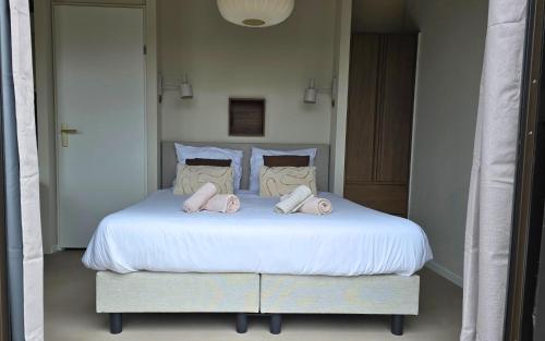 Foto Luxe Tiny Suite met privé tuinbad 6