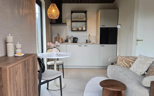 Foto Luxe Tiny Suite met privé tuinbad 4