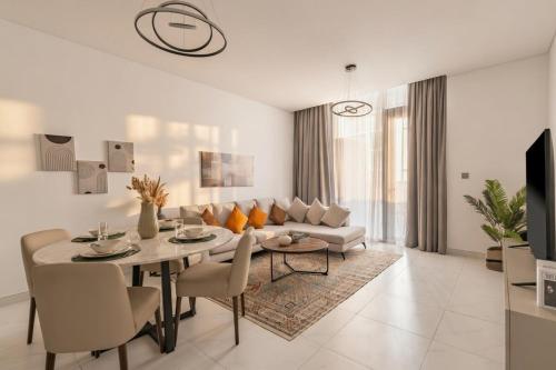 Elegant 2 Bedroom Apartment with Balcony
