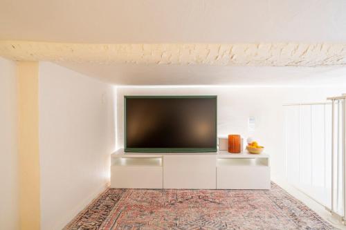 Old Town Studio with Balcony and AC - Beaches and Nightlife