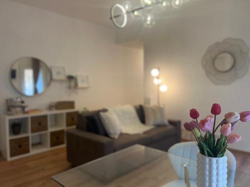 MCH Bocconi 10' from Duomo, apt with ac, wifi and balcony