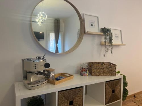 MCH Bocconi 10' from Duomo, apt with ac, wifi and balcony
