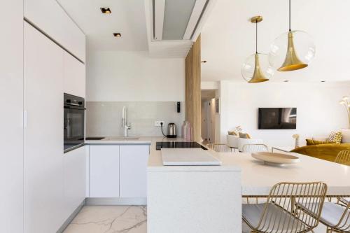 REF 1432 - 3 bedroom apartment for rent Centre Cannes