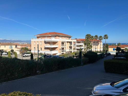 New accommodation with balcony and parking