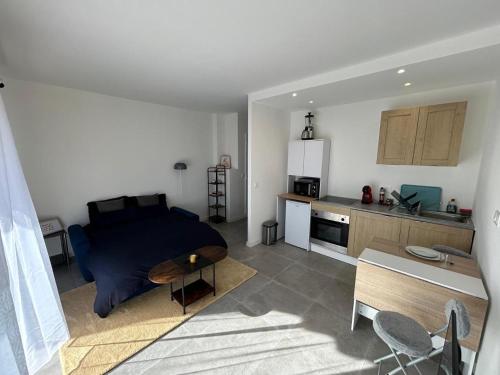 New accommodation with balcony and parking