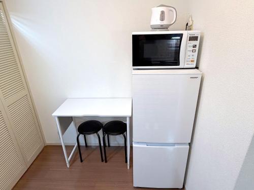 15 min by taxi from FUKUOKA Airport 7min Walk to Ijiri St Walk to Lalaport Max 4 Guests Free Wi-Fi