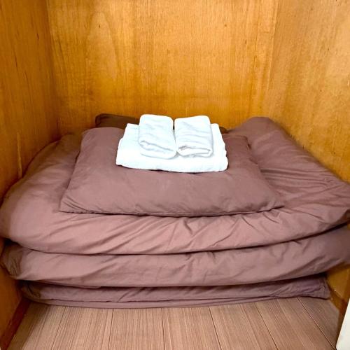 15 min by taxi from FUKUOKA Airport 7min Walk to Ijiri St Walk to Lalaport Max 4 Guests Free Wi-Fi