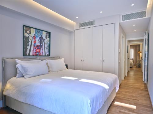 One Kolonaki , an elegant 2-bedroom apartment on Valaoritou pedestrian street