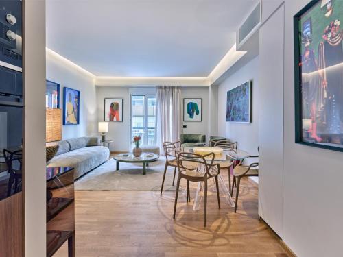 One Kolonaki , an elegant 2-bedroom apartment on Valaoritou pedestrian street