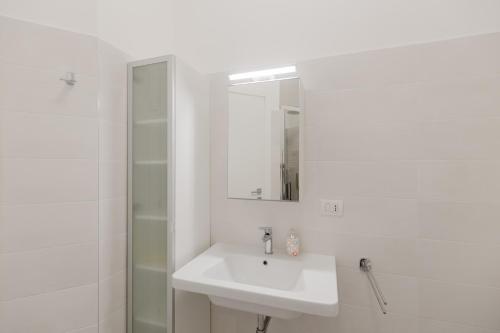 GoHost - Tacito Modern Retreat