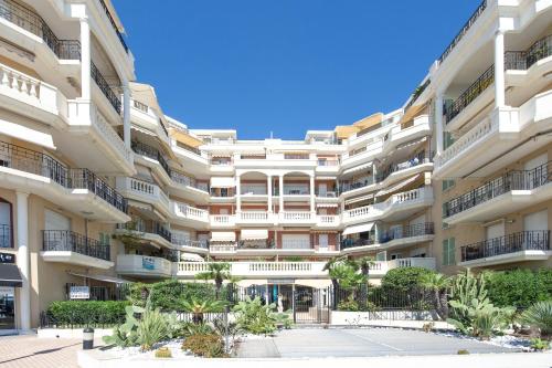 VICTORIA BEACH - Lumineux studio - BORD DE MER - Centre Menton
