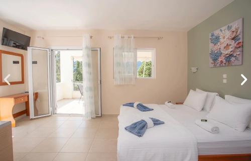 Gallery image of Geni Garden Apartments in Yénion