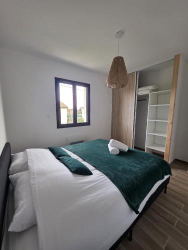 Postel nebo postele na pokoji v ubytování Maison Rochemaure