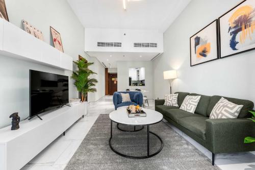 Free housekeeping visits during your stay - StayShort - Modern 1BR in Business Bay for 2