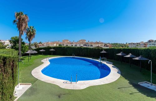 Large Penthouse with big terrace and great views, Easy walk to Restaurant, Folf and Padel