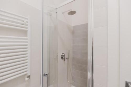 GoHost - Tacito Modern Retreat
