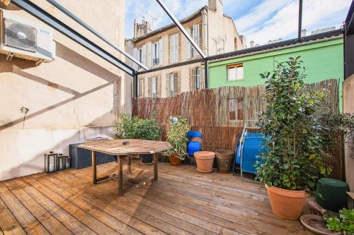 Modern triplex with terrace - Castellane