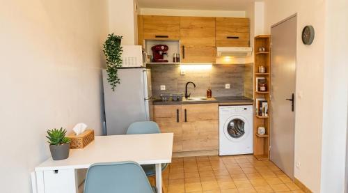 T2 au calme avec piscine, tennis, parking