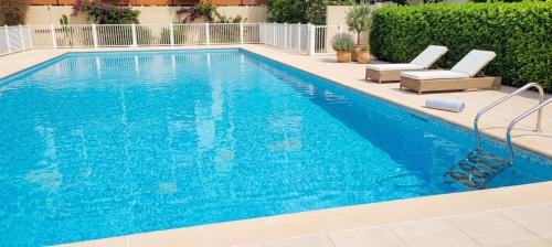 T2 au calme avec piscine, tennis, parking