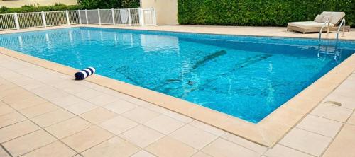 T2 au calme avec piscine, tennis, parking