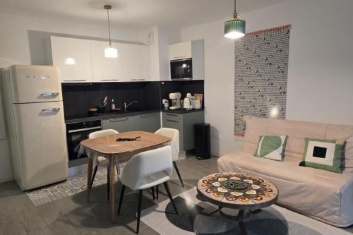 Cozy renovated apartment behind Arcachon station