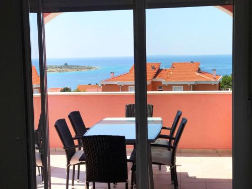 Addy Novalja App with Sea View