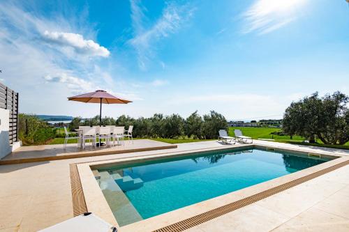 Villa Thea by RentalsPro - Nea Potidaia Halkidiki