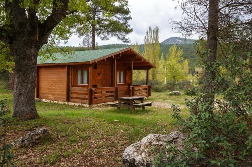 Veranda oz. zunanji predel v nastanitvi El Llano de los Conejos Serranía de Cuenca