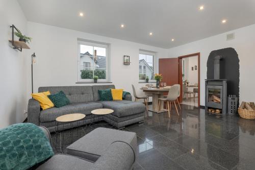 Apartment ''Senko'' with 2 Bedrooms and Parking by Noclegi Renters