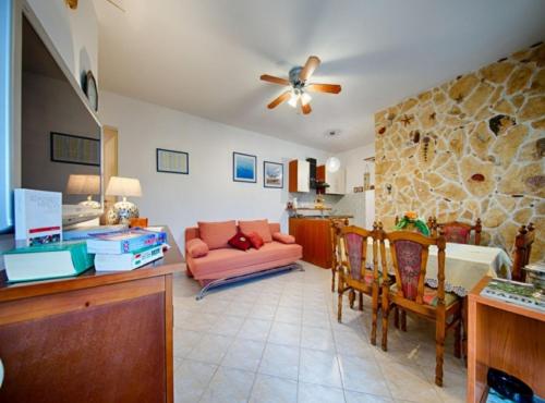 Golden Coast Apartments