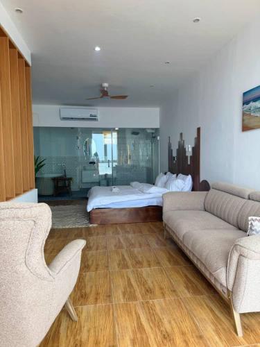 White Panda Beach House, 2bdrm duplex