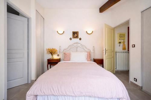 LaPetite Maison Abigail, Peaceful home in Avignon photo 3