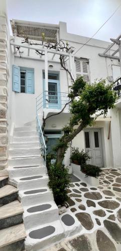 Charming maison with terrace, Parikia center