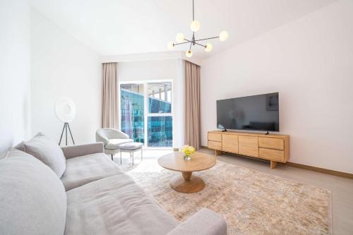 Stunning 2BR Apt High-Floor Breathtaking Views