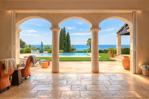 Magnifique Villa Provençal avec Piscine et Vue Mer