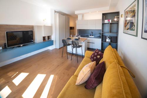 Angelico Terrace Modern Apartment