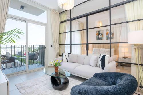 Cozy 2BR Apt in Dubai Hills